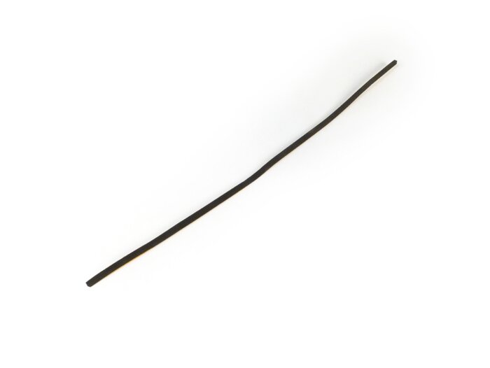 Ruban néoprène autocollant -MOTO NOSTRA 400x4x4mm- utilisé comme joint entre feu arrière et châssis - Vespa GTS 125-300