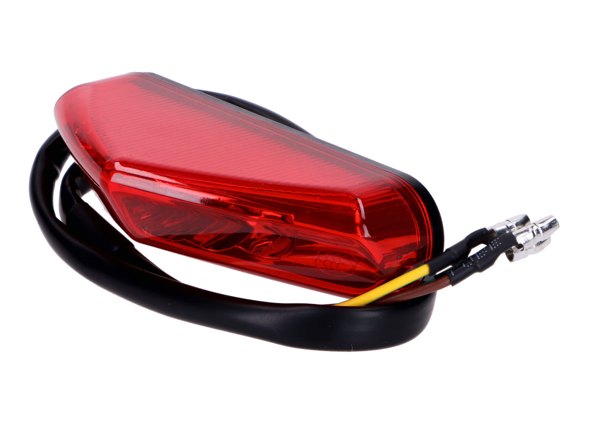 Feu arrière LED rouge 82x22mm universel